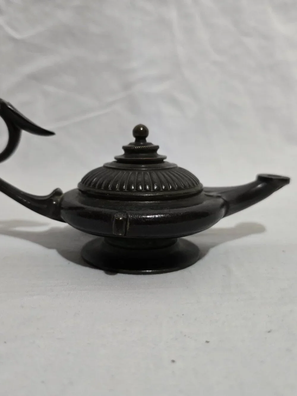 Antique Style Bronze Oil Lamp - Grand Tour Aladdin Style - Bronze